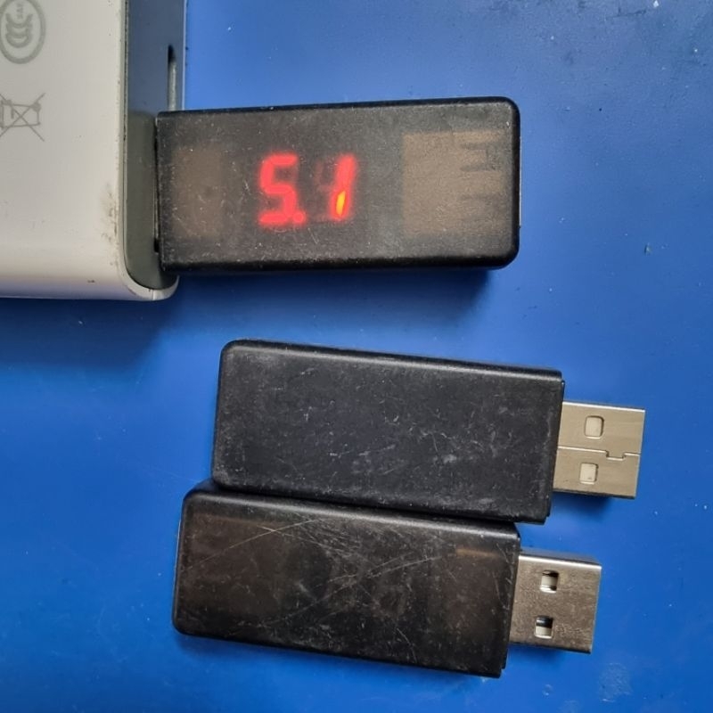 usb thiết bị đo dòng sạc 5v /3A cũ tồn kho