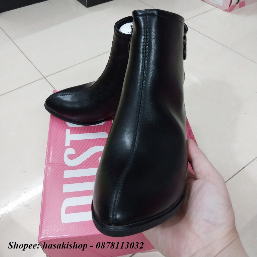 Bốt nữ Dusto da mềm, cổ gắn họa tiết chữ B, gót vuông 4cm