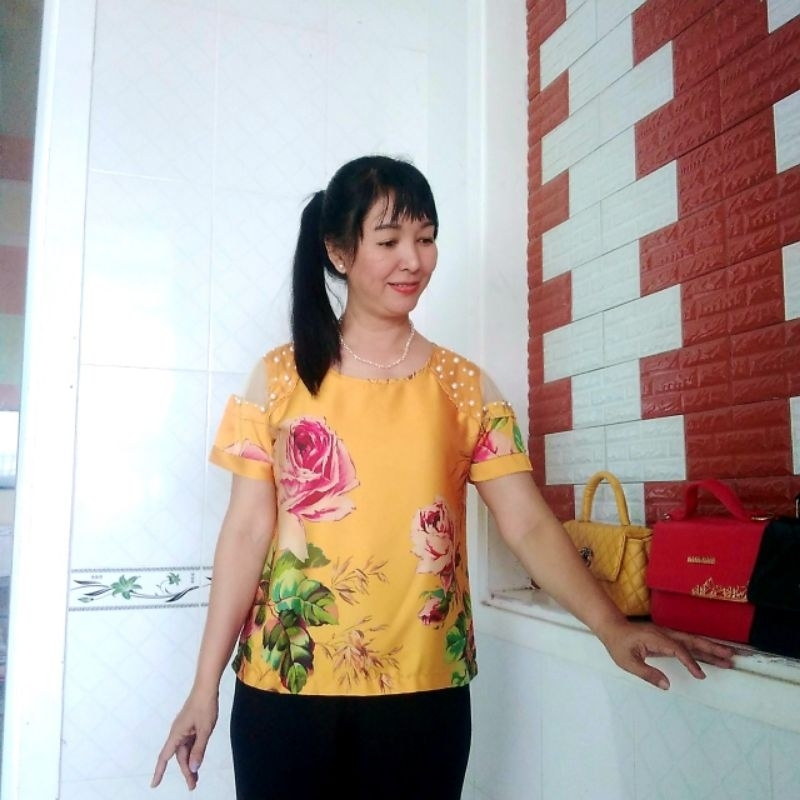 Áo kiểu lụa Latin, trẻ trung, size nhỏ từ 53 đến 63 kg