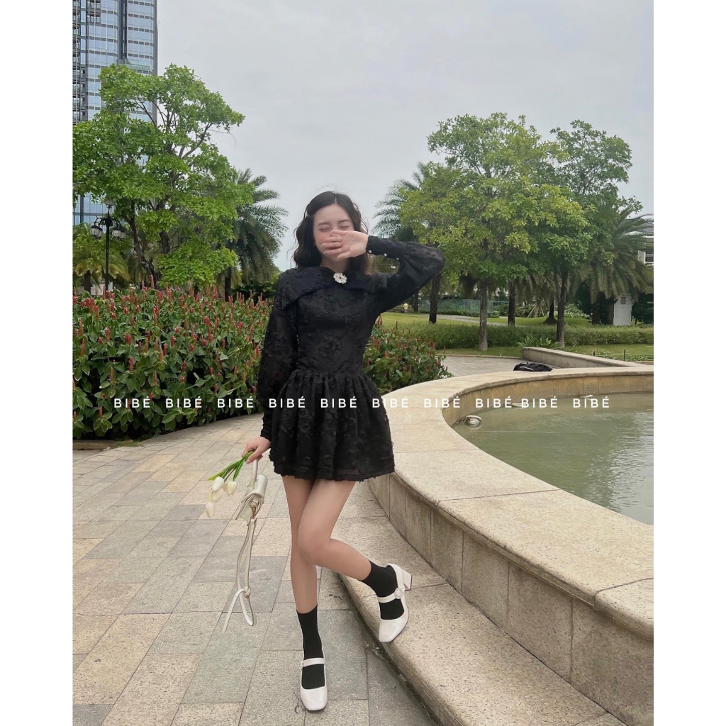 Đầm tay dài hoa ren đính ngọc
