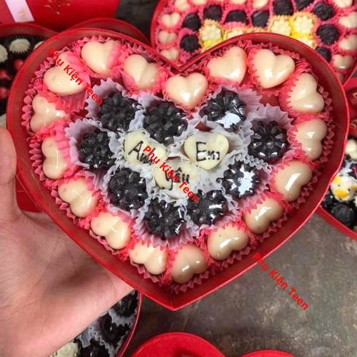 Socola valentine hộp trái tim 25-28 viên thơm ngon đậm vị ít ngọt tặng người yêu bạn gái kèm thiệp và túi