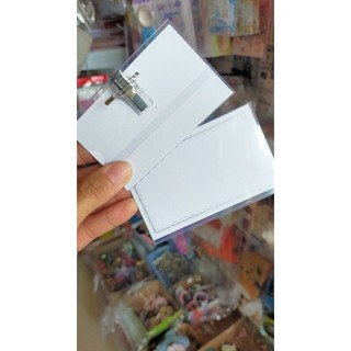Bảng tên nhựa kẹp có gim cài