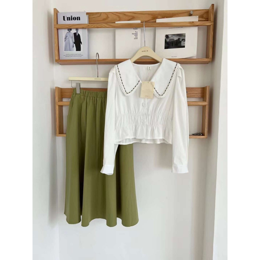 Sơ mi thô dáng peplum cổ sen thêu hoa