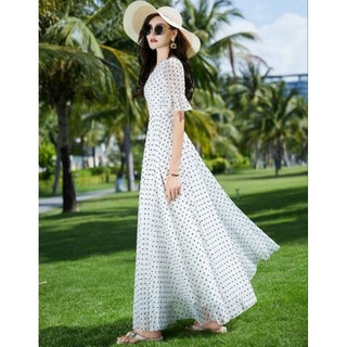 ĐẦM XÒE BI NỀN TRẮNG