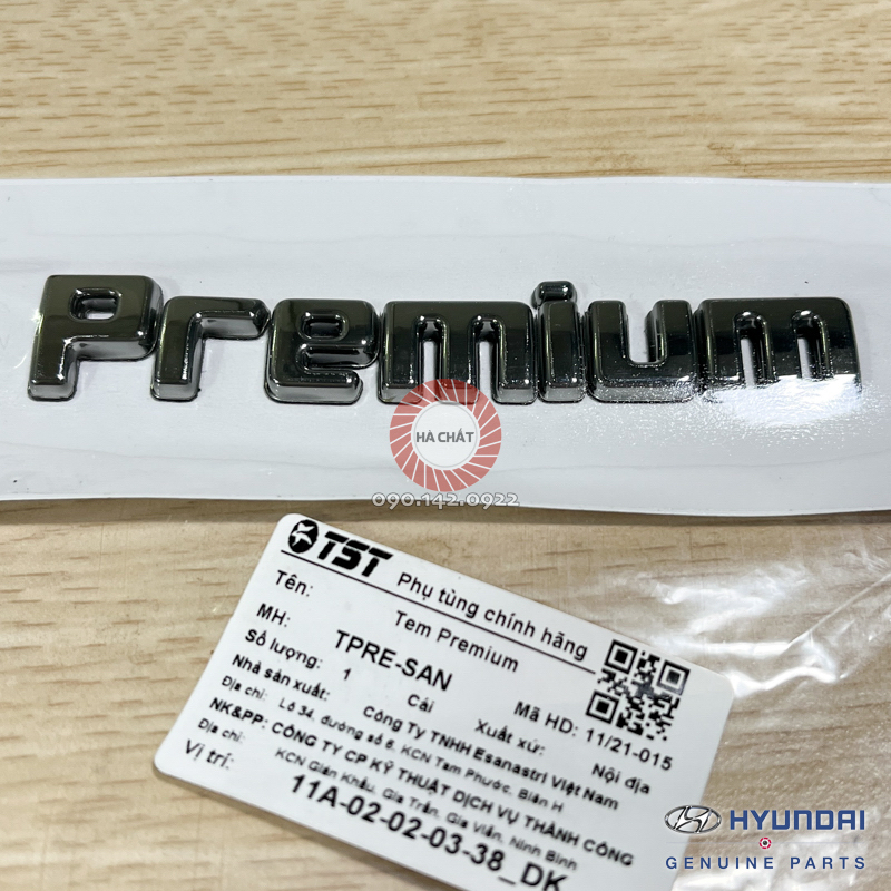 Logo chữ nổi PREMIUM, SANTAFE, 2.2D, HTRAC dán đuôi xe Hyundai Santafe 2019, 2020, 2021, 2022
