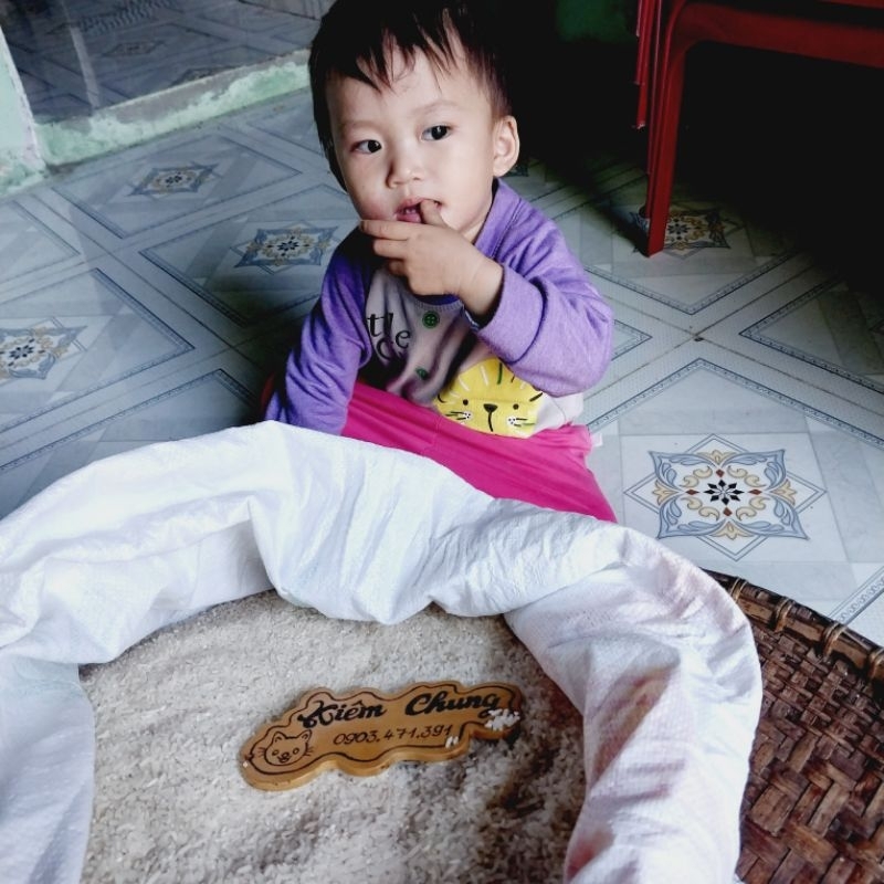 1kg Gạo lúa thơm quê nguyên cám có thể lấy nước cơm uống, làm đẹp.