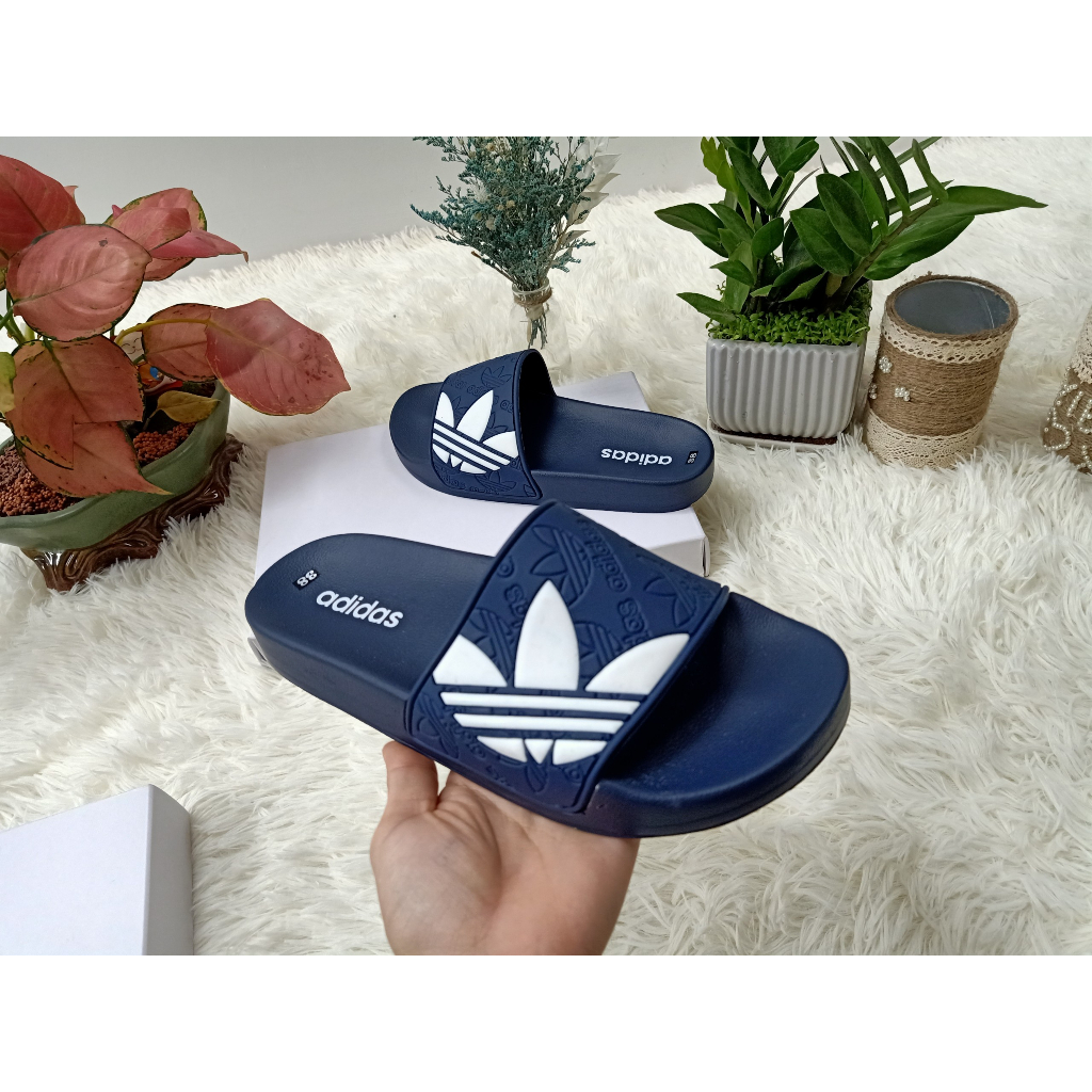 Dép nam dép adidas 3 lá kèm họa tiết độc đáo, lót da mềm mại, đế cao su êm ái, ma sát cao