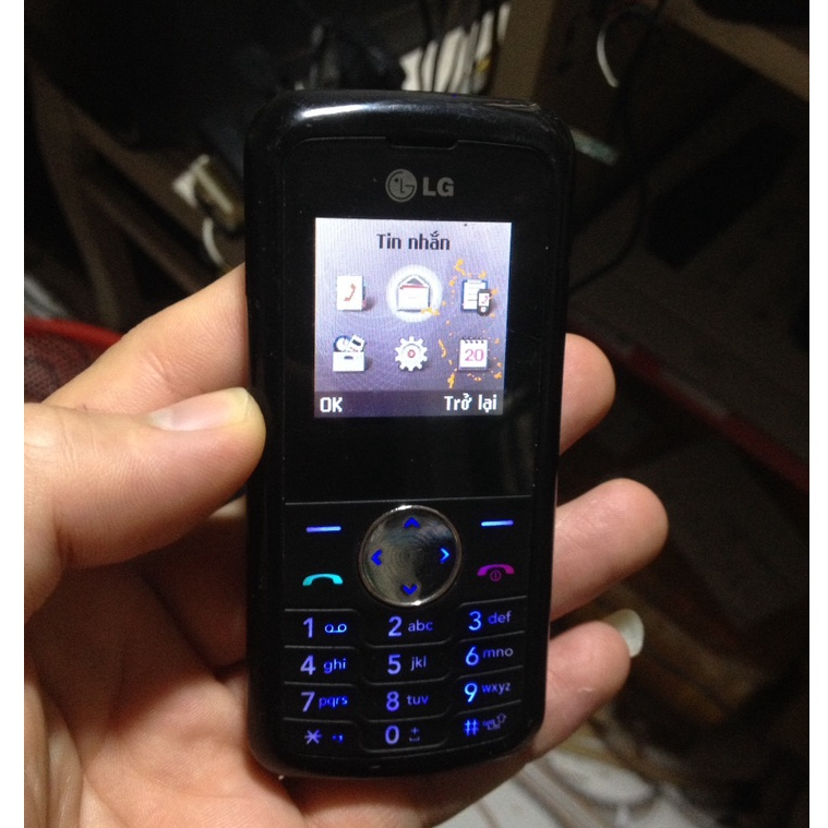 Xác LG KP100 trùng imei, nguyên tem FPT nghe gọi rung reo tốt,đèn phím đẹp, màn hơi xấu, máy không bin