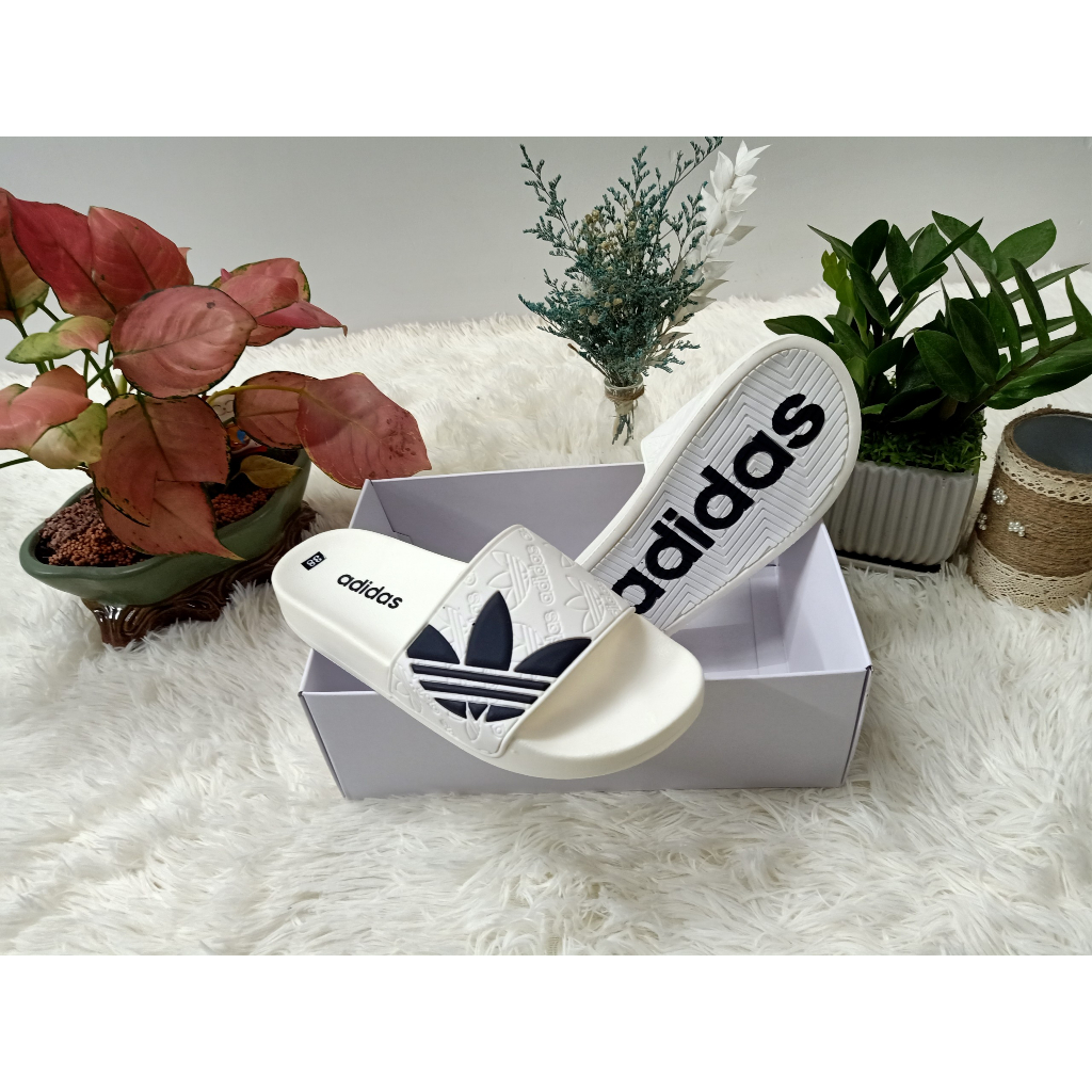Dép nam dép adidas 3 lá kèm họa tiết độc đáo, lót da mềm mại, đế cao su êm ái, ma sát cao