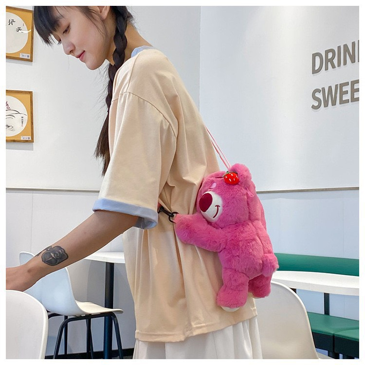 Túi đeo chéo nữ hình gấu dâu tây Teddy nhồi bông dễ thương cho bé gái giá rẻ DC687