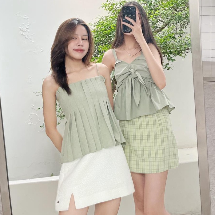 Áo dây kiểu xếp li thân thời trang GAGO 2 màu xanh lá và kem GA4232 GA4233