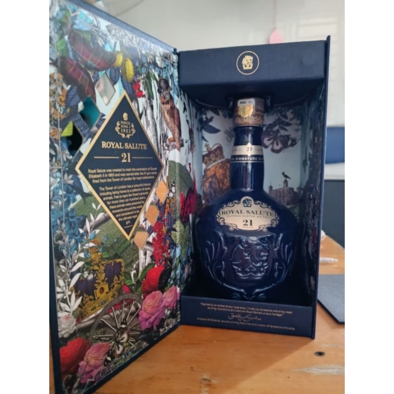 Vỏ chai Chivas 21 700ml trang trí, trưng bày