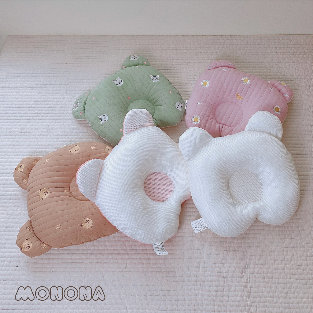Gối chống bẹp đầu cho bé hình tai gấu có đáy lưới thoáng khí Monona, họa tiết thêu dễ thương