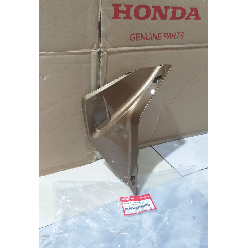 Tấm thông gió yếm bên trái HONDA FUTURE 125 năm 2018 màu Nâu vàng. *Y208M* 64455K73V40ZA