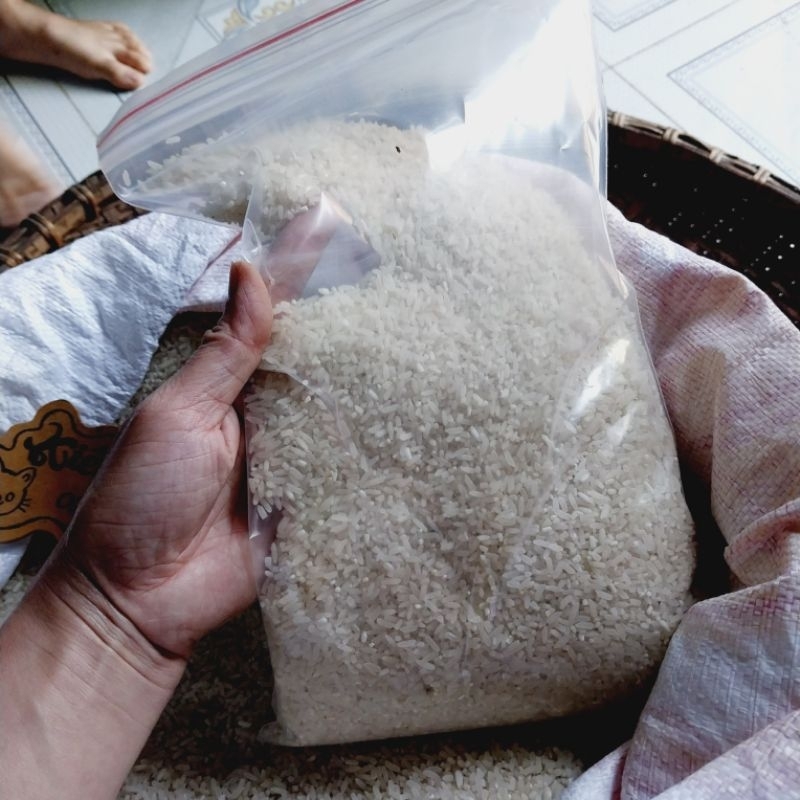 1kg Gạo lúa thơm quê nguyên cám có thể lấy nước cơm uống, làm đẹp.