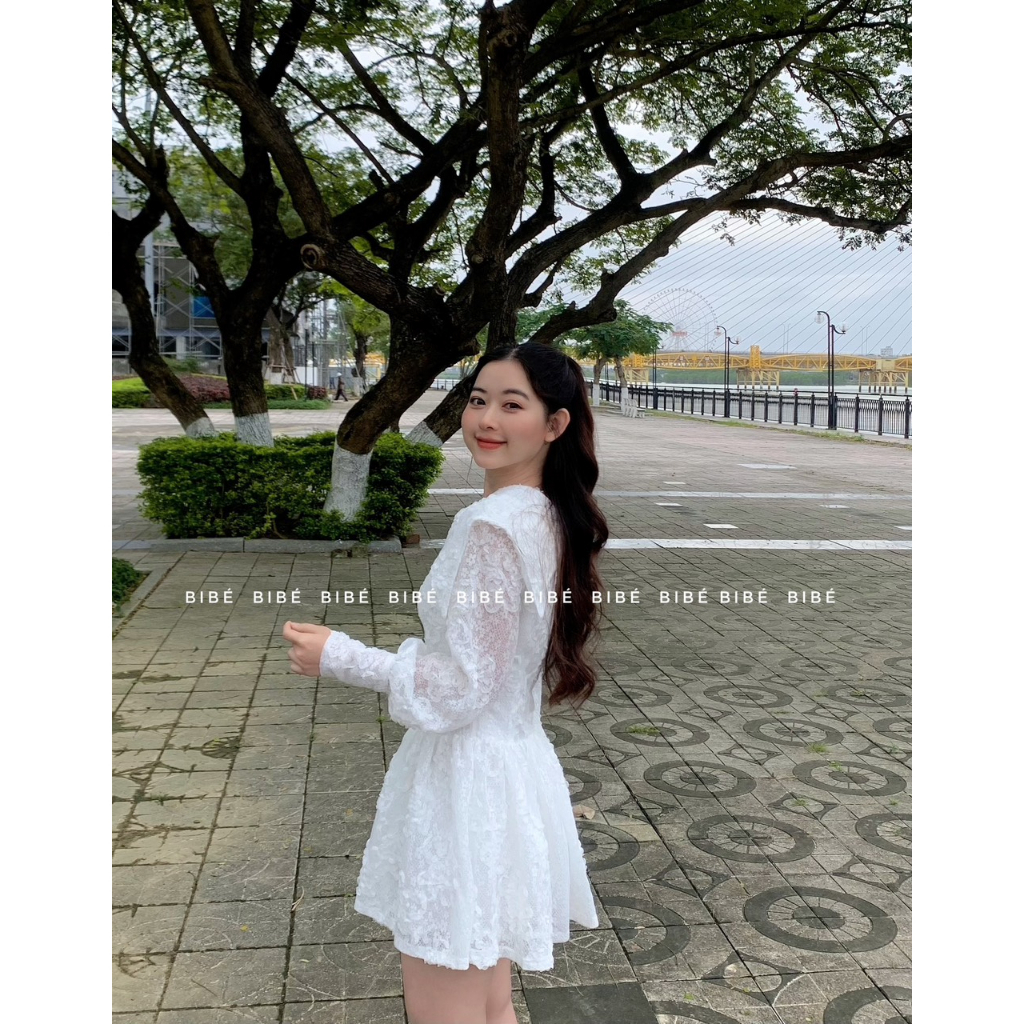 Đầm tay dài hoa ren đính ngọc