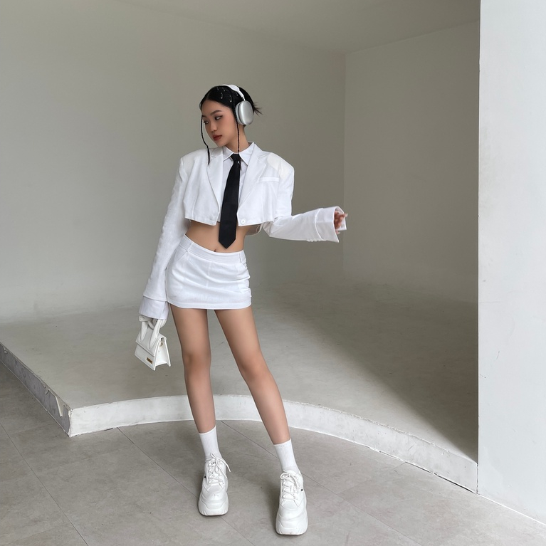 Áo Vest Croptop tay dài màu Trắng - Linen Croptop Vest - DEPASS