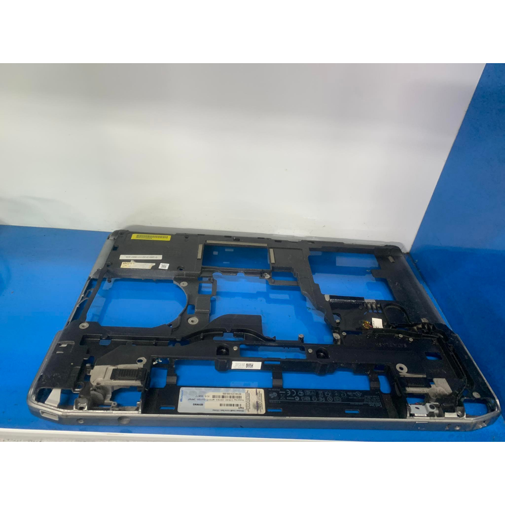 Vỏ mặt d dành cho laptop dell e6520 ( tháo máy )