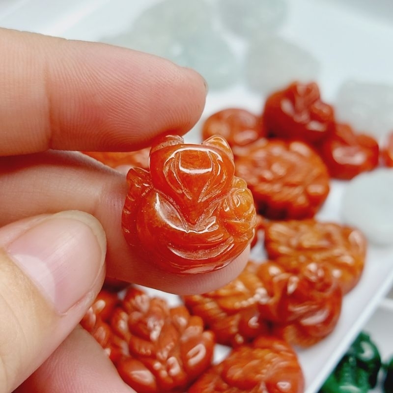 Mặt hồ ly ôm hoa CAMTHACH cam xỏ vòng tay, xỏ vòng cổ, cắt vào ví hay túi xách