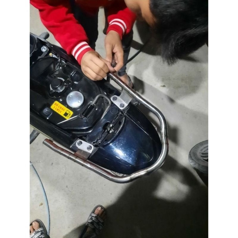 Tay xách inox 304 lắp xe wave 50 100 110