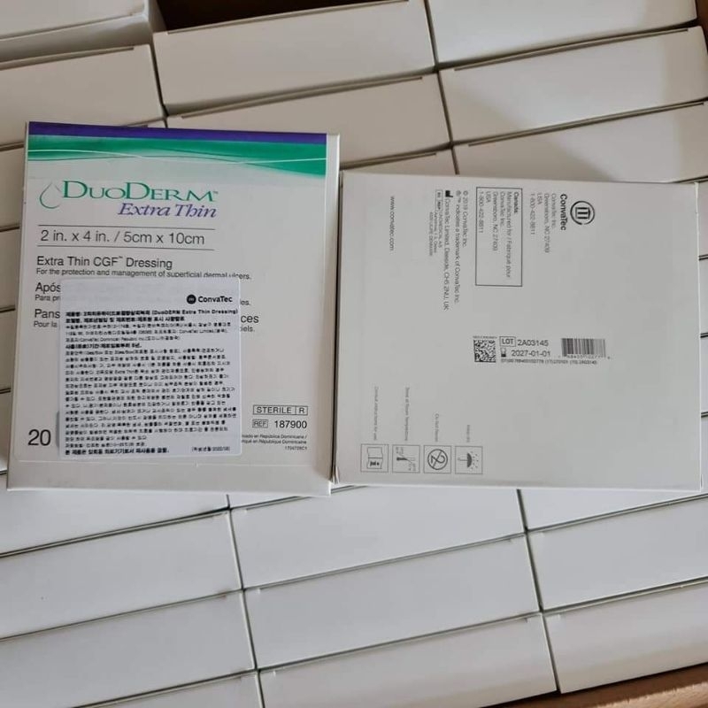 Hộp 10 miếng dán mụn và vết thương Duoderm extra thin 10x10cm, 5x20cm và 20 miếng 5x10cm