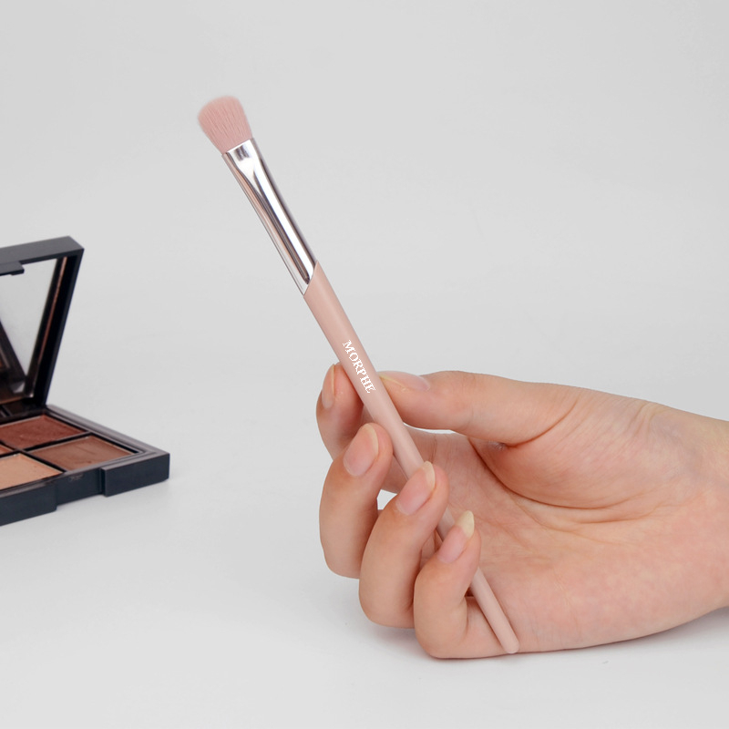 Cọ trang điểm tán bầu mắt MORPHE M200