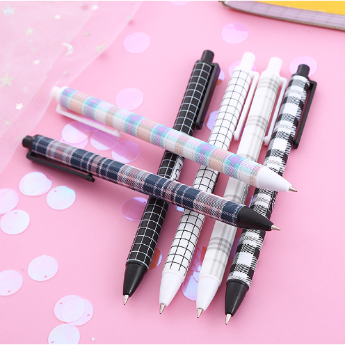 Bút Bi Bấm Kẻ Sọc Caro Siêu Dễ Thương - Bút Bi Bấm Văn Phong Mực Đen