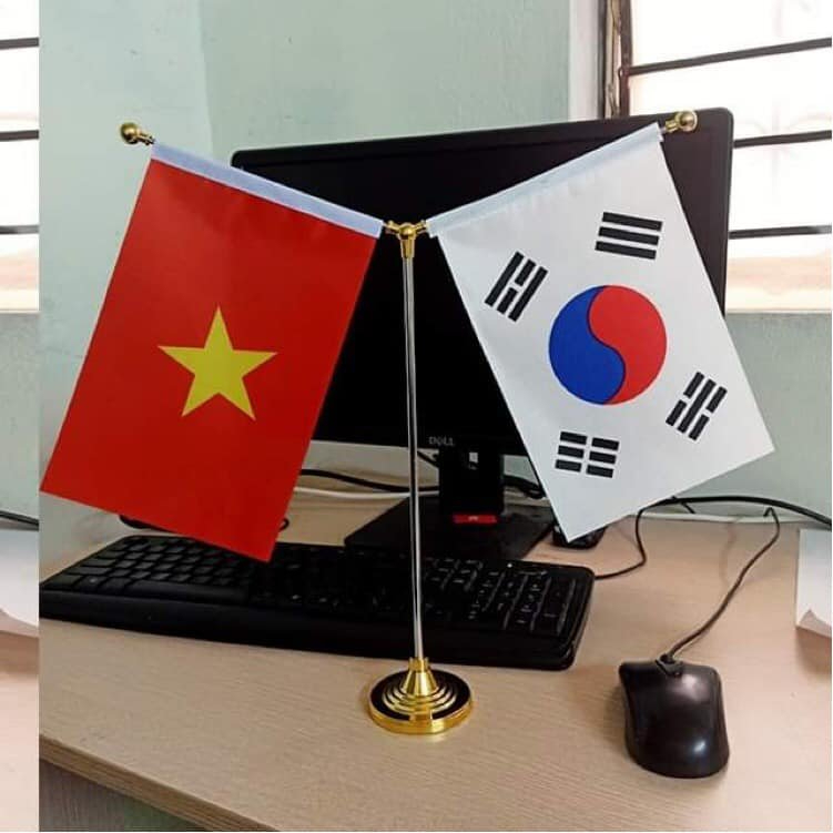 Cờ Để Bàn Mạ Vàng