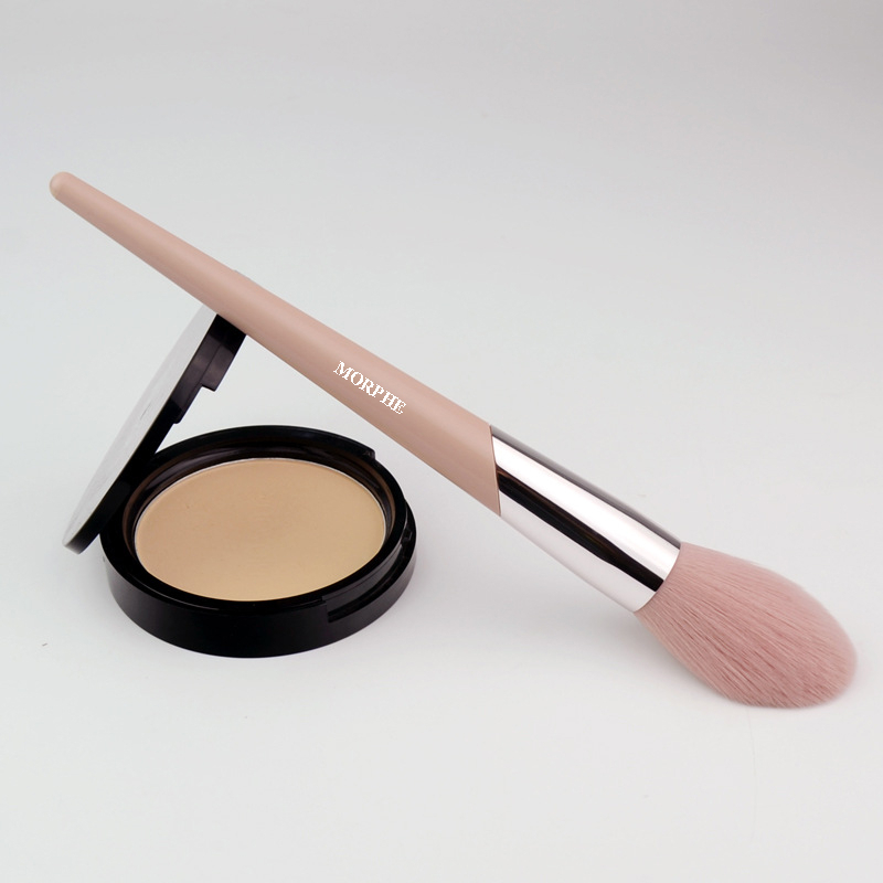 Cọ trang điểm phú phấn và má hồng MORPHE M108
