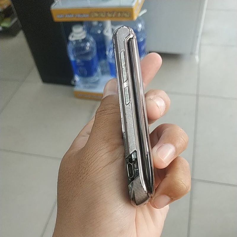 Xác điện thoại Motorola V9