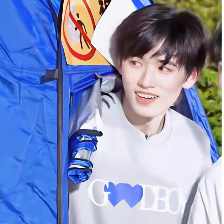 Áo TNT áo sweater Lưu Diệu Văn