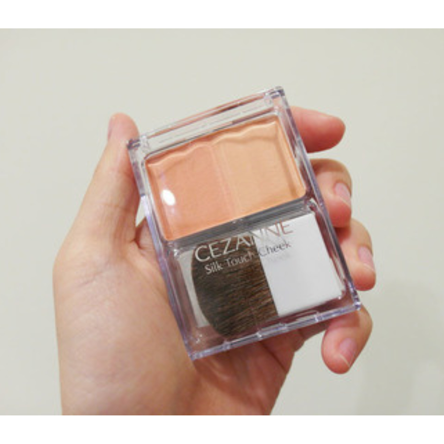 Phấn má hồng Cezanne Silk Touch Cheek Nhật Bản 4g