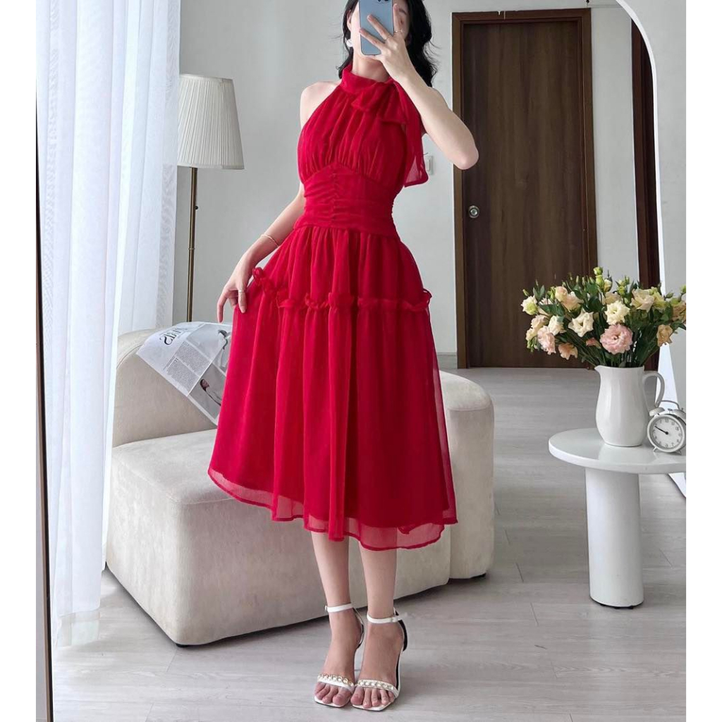 MEET - Đầm Đỏ Tơ Cổ Yếm