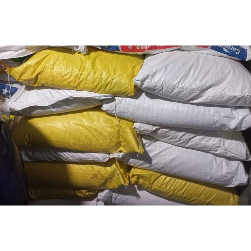 Cát vệ sinh cho mèo bao 30 kí không mùi 130k