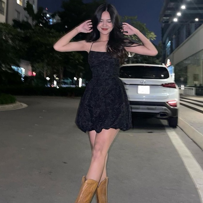 Đầm Body Gấm Dây Đan Lưng Trắng Đen Xòe Phong Cách Ulzzang Hot Trend