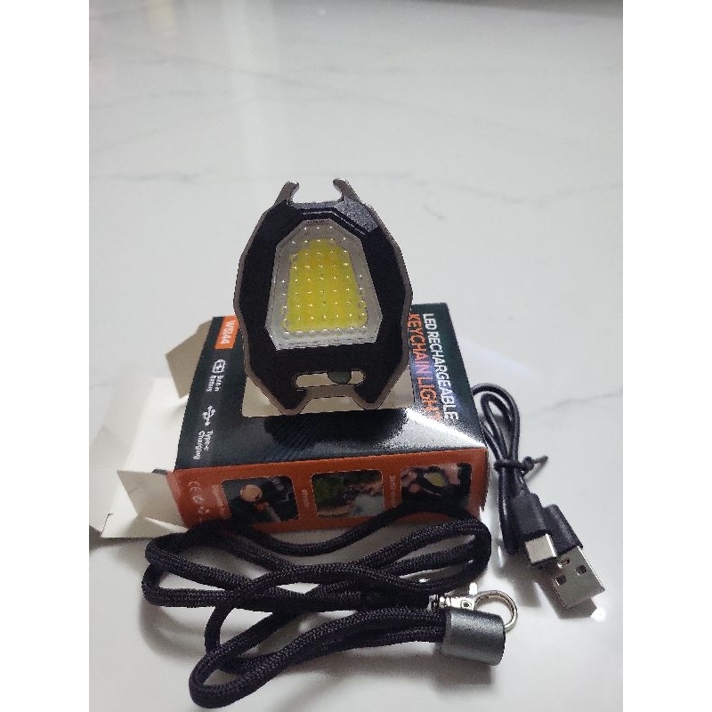 Đèn pin móc khóa hộp quẹt đa năng