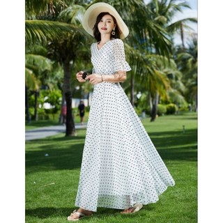 ĐẦM XÒE BI NỀN TRẮNG