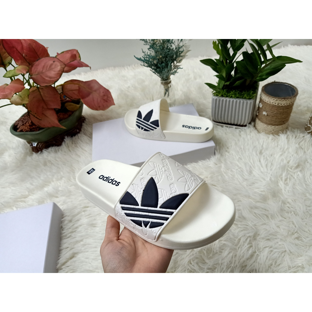 Dép nam dép adidas 3 lá kèm họa tiết độc đáo, lót da mềm mại, đế cao su êm ái, ma sát cao