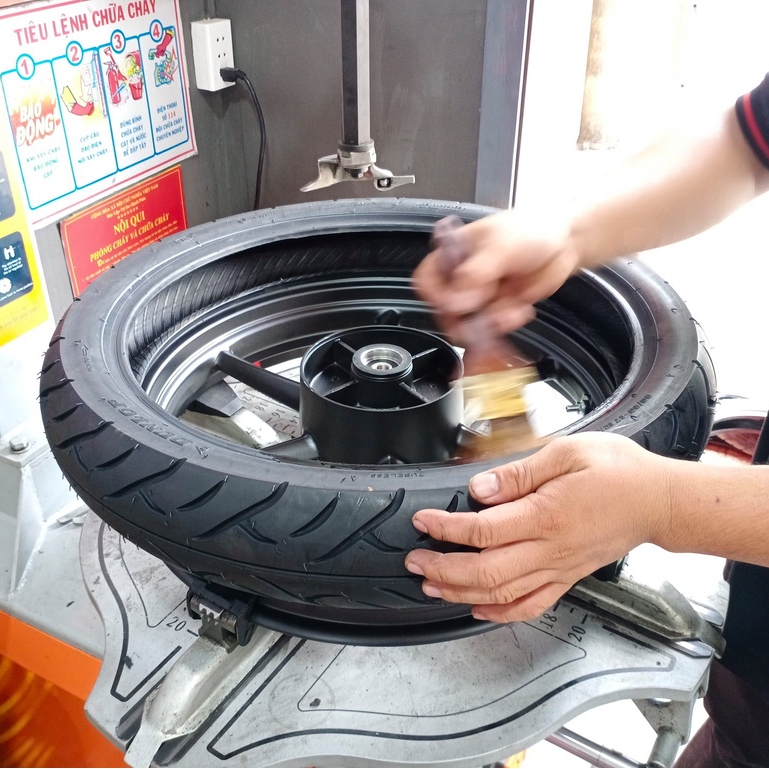 Vỏ Dunlop 90/80-17 gai TT902 hoặc 90/90-17 gai TT902