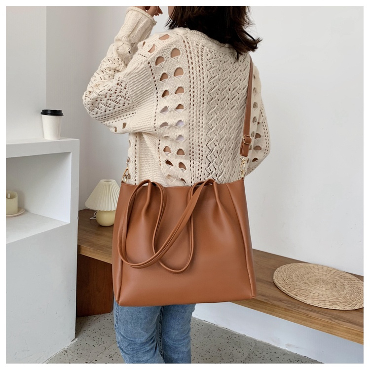 Túi xách nữ đẹp túi nữ đeo chéo kẹp nách dáng xinh thời trang đi làm đi chơi sang chảnh lịch lãm TDC098 | BigBuy360 - bigbuy360.vn