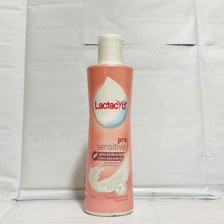 Dung dịch vệ sinh phụ nữ Lactacyd 250ml