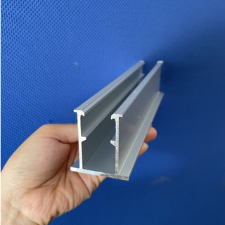 thanh rail nhôm gắn pin năng lượng mặt trời ( thanh 20 cm)