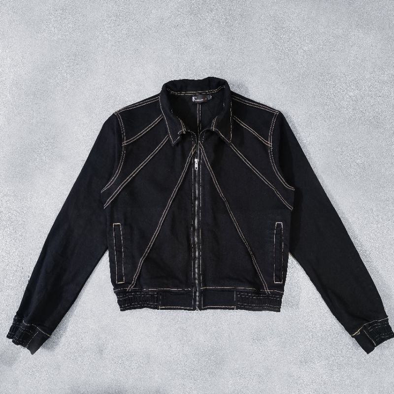 DENIM CROP- Áo khoác jean đen chỉ vàng dáng ngắn