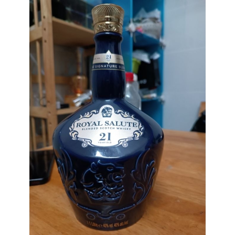 Vỏ chai rựu ngoại Chivas 21, Chivas 18, Whisky... để trang trí, trưng bày