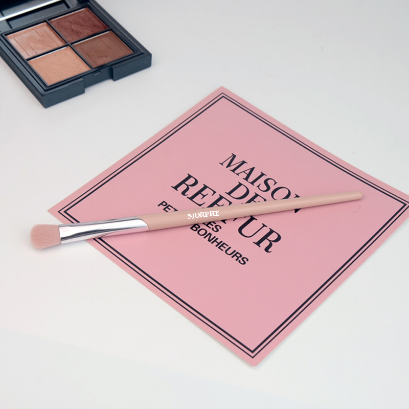 Cọ trang điểm tán bầu mắt MORPHE M200