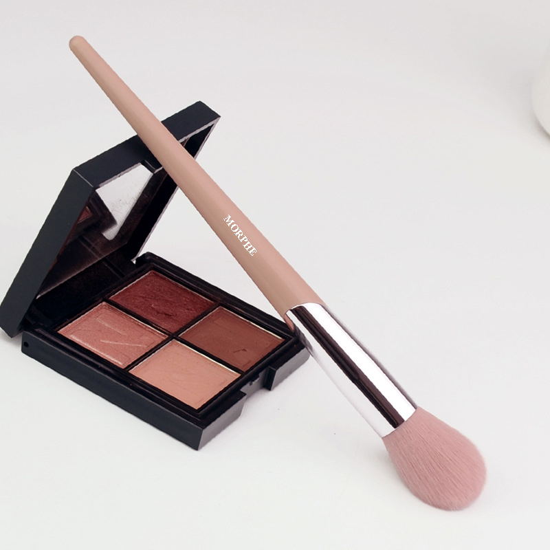 Cọ đánh highlight và má hồng MORPHE M112