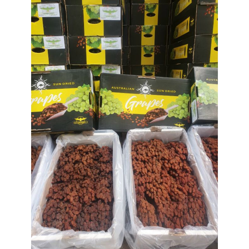 Thùng Nho Khô Nguyên Cành - Thompson B và Thompson, Nhập Khẩu Từ Úc 100% (Thùng nguyên đai 4kg net )