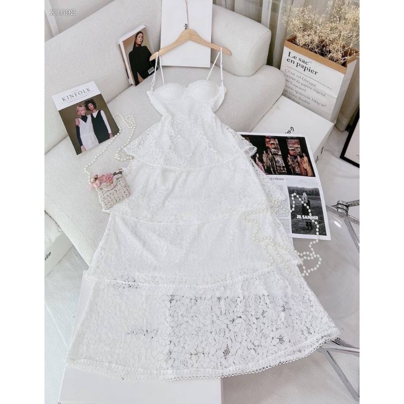 Đầm ren trắng dây tầng