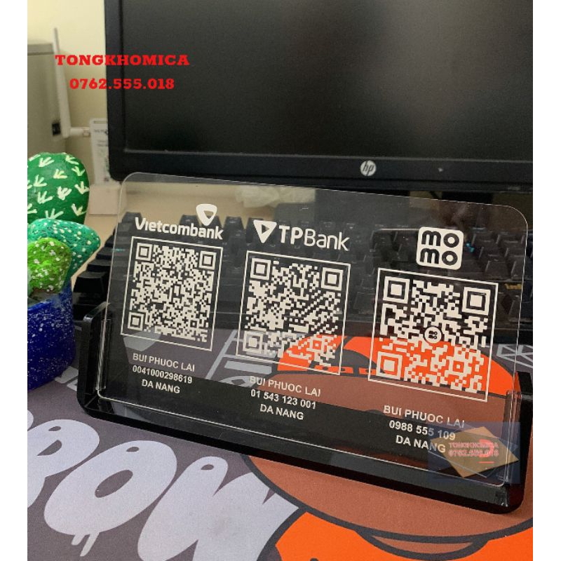 Kệ/bảng quét mã QR để bàn mica cao cấp