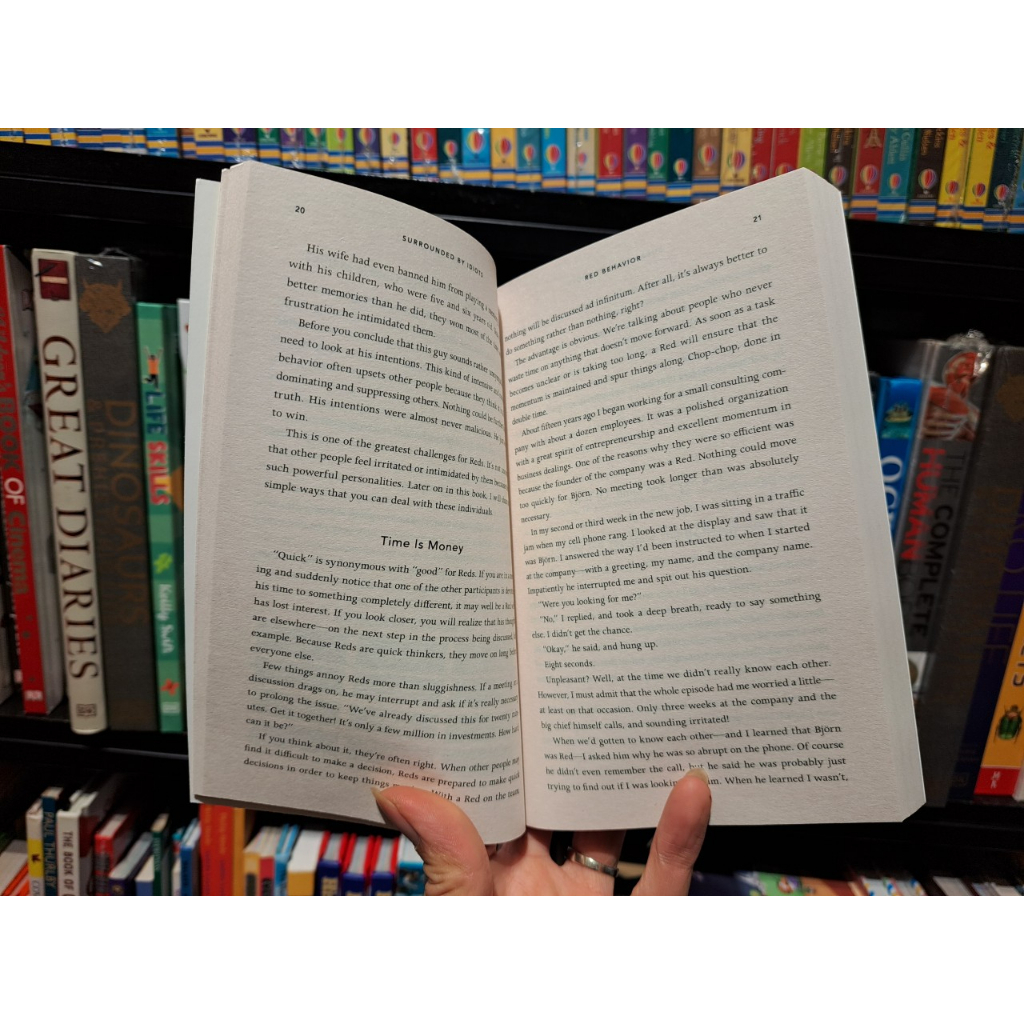 Sách - Surrounded by Idiots